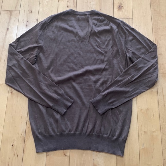 EUC/NWOT Saks Fifth Avenue Cashmere V-Neck Sweater - Picture 2 of 4